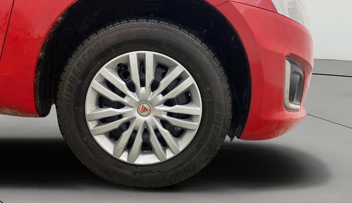 2015 Maruti Swift VXI, Petrol, Manual, 25,700 km, Right Front Wheel