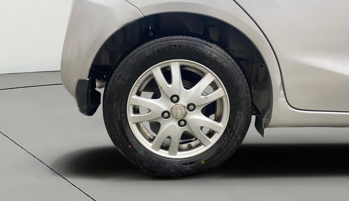 2014 Honda Brio VX MT, Petrol, Manual, 39,934 km, Right Rear Wheel