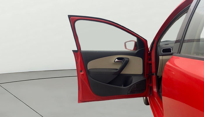 2013 Volkswagen Polo HIGHLINE DIESEL, Diesel, Manual, 1,47,745 km, LHS Front Door