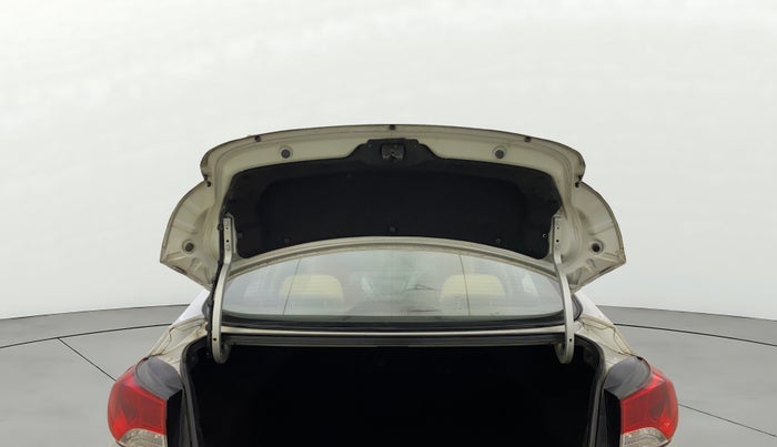 2012 Hyundai New Elantra 1.6 S MT DIESEL, Diesel, Manual, 1,29,540 km, Boot Door Open