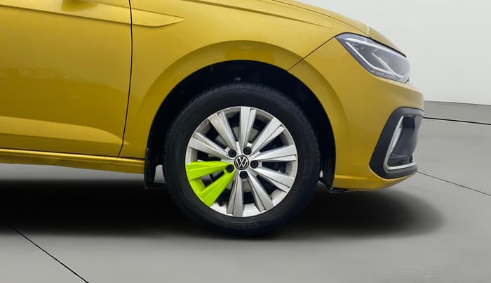 2022 Volkswagen VIRTUS HIGHLINE TSI 1.0 AT, Petrol, Automatic, 29,484 km, Right Front Wheel