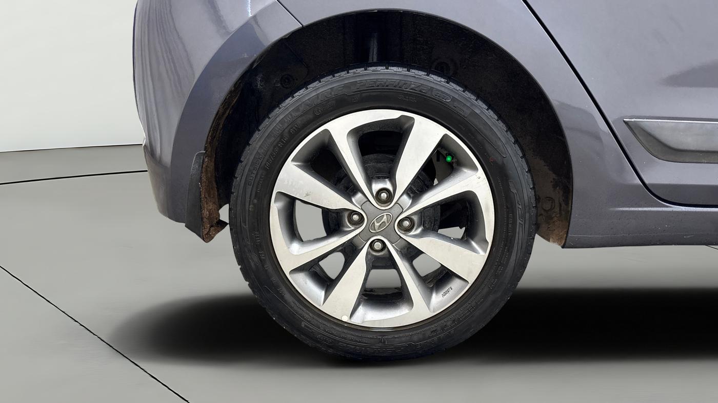 2014 Hyundai Elite i20 SPORTZ 1.4 (O) CRDI, Diesel, Manual, 1,18,322 km, Right Rear Wheel