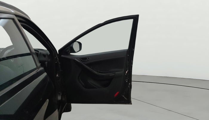 2022 Tata NEXON XZ PLUS (PREMIUM) DIESEL DARK EDITION, Diesel, Manual, 50,274 km, RHS Front Door