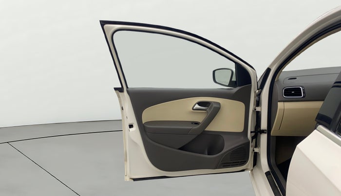 2014 Volkswagen Vento HIGHLINE 1.6 MPI, Petrol, Manual, 75,364 km, LHS Front Door