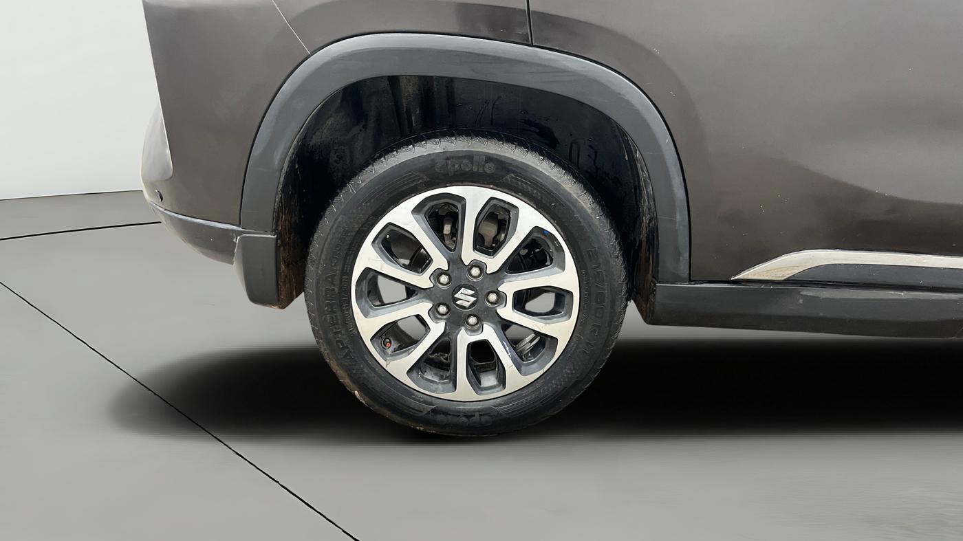 2022 Maruti Grand Vitara ALPHA SMART HYBRID, Petrol, Manual, 1,13,045 km, Right Rear Wheel