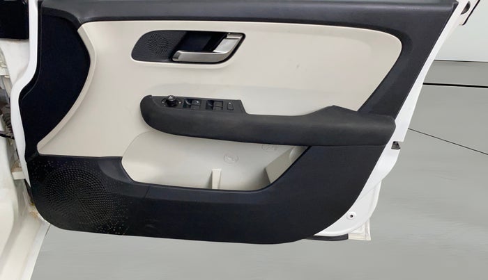 2022 Tata ALTROZ XZ PLUS PETROL, Petrol, Manual, 46,471 km, Driver Side Door Panels Control