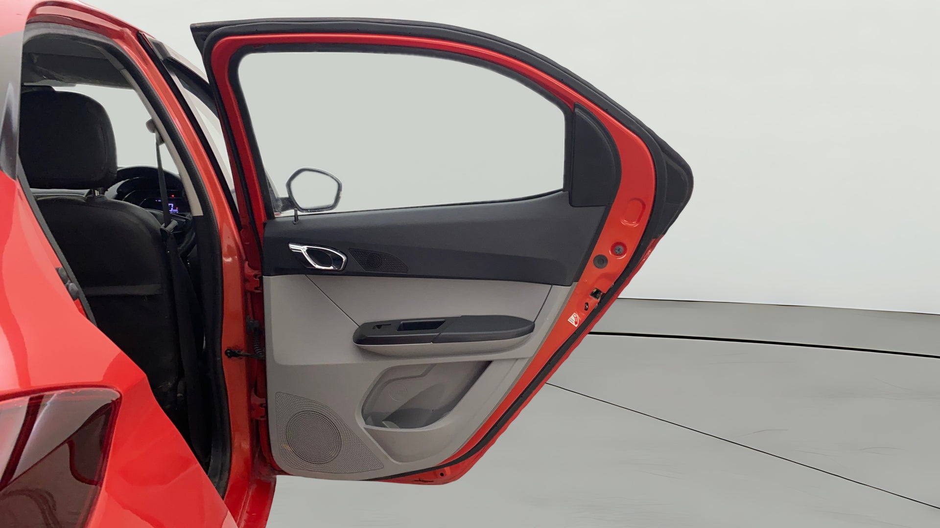 camera-RHS-Rear-Door