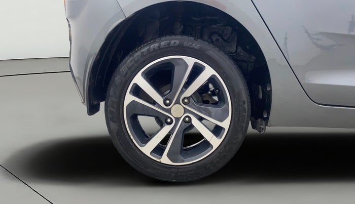 2023 Tata ALTROZ XZ + SUNROOF, Petrol, Manual, 47,293 km, Right Rear Wheel