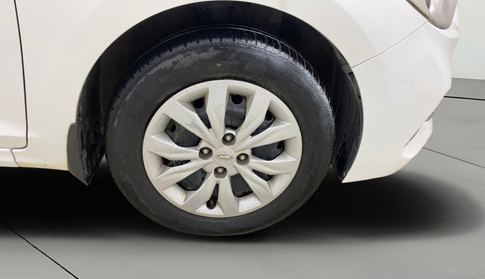 2019 Hyundai Verna 1.4 EX PETROL, Petrol, Manual, 43,835 km, Right Front Wheel