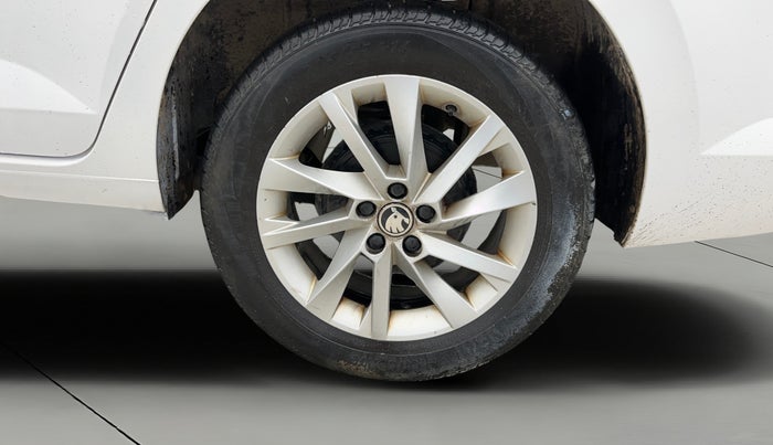 2022 Skoda SLAVIA AMBITION 1.0L TSI AT, Petrol, Automatic, 36,756 km, Left Rear Wheel