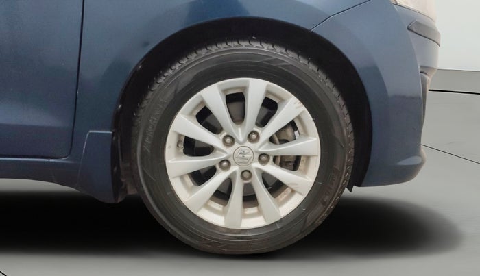 2014 Maruti Ertiga VXI, Petrol, Manual, 86,808 km, Right Front Wheel