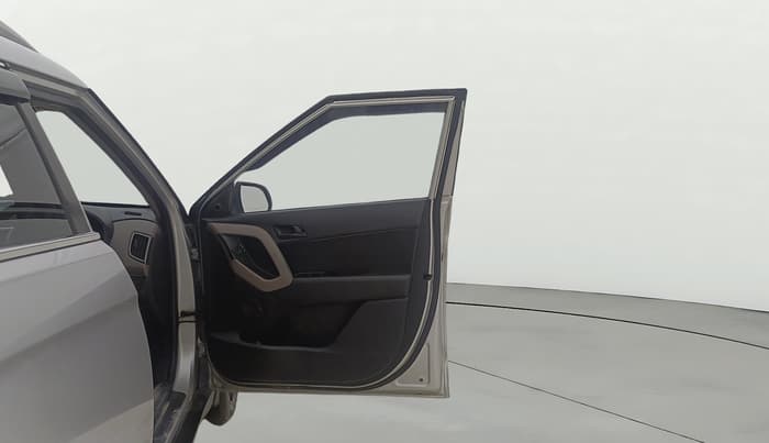 2015 Hyundai Creta E PLUS 1.6 PETROL, CNG, Manual, 1,02,271 km, RHS Front Door
