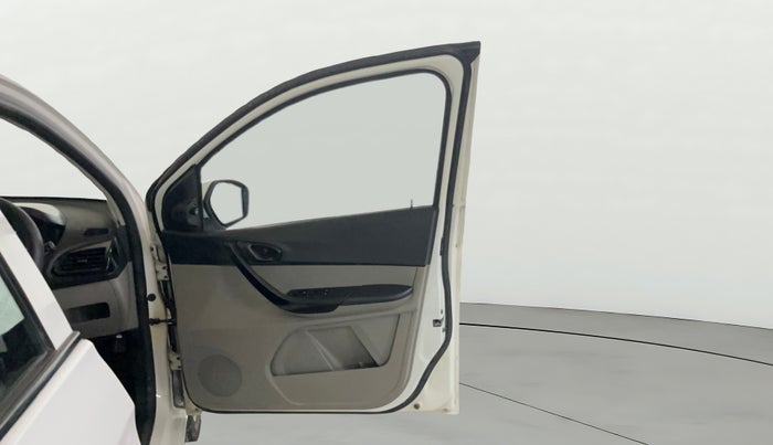 2018 Tata Tiago XT PETROL, Petrol, Manual, 59,643 km, RHS Front Door