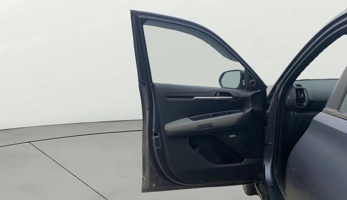 2022 KIA SONET X LINE 1.5 AT, Diesel, Automatic, 63,992 km, LHS Front Door