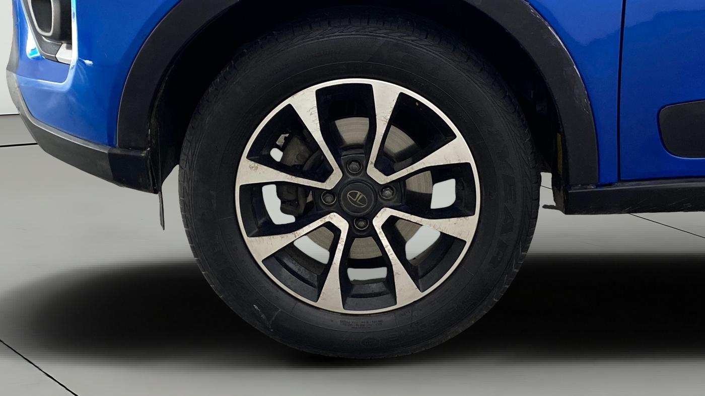 2020 Tata NEXON XZA PLUS PETROL, Petrol, Automatic, 32,551 km, Left Front Wheel