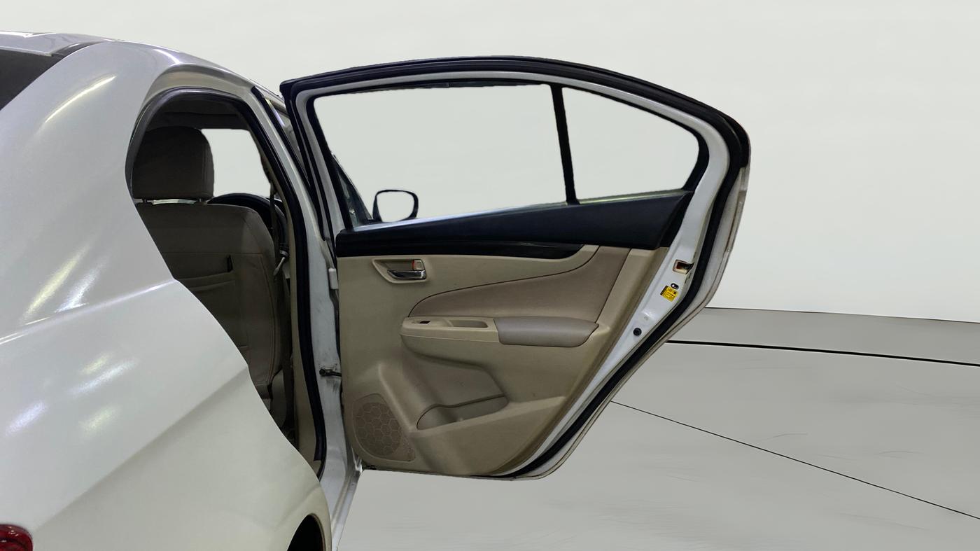 2016 Maruti Ciaz VDI+ SHVS, Diesel, Manual, 1,02,110 km, RHS Rear Door