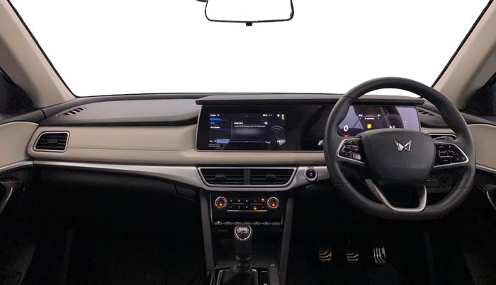 2023 Mahindra XUV700 AX7 Petrol MT 7 STR, Petrol, Manual, 24,144 km, Dashboard