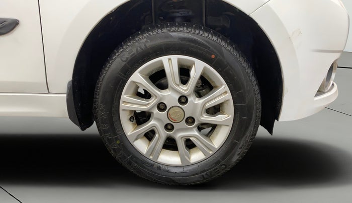 2018 Tata Tiago XZA PETROL, Petrol, Automatic, 33,042 km, Right Front Wheel