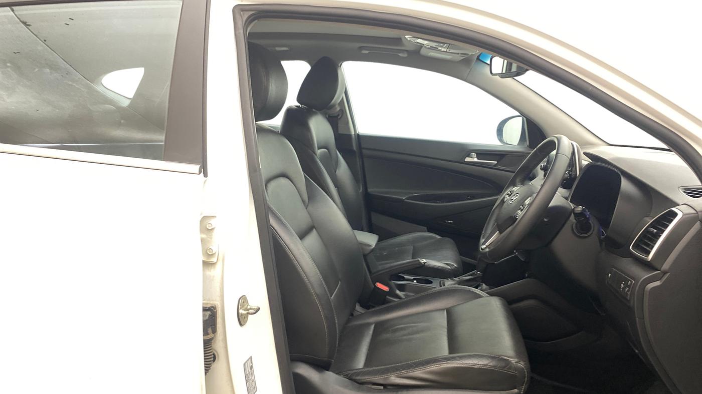 2020 Hyundai Tucson GL (O) 2WD AT, Diesel, Automatic, 1,40,820 km, Right Side Front Door Cabin