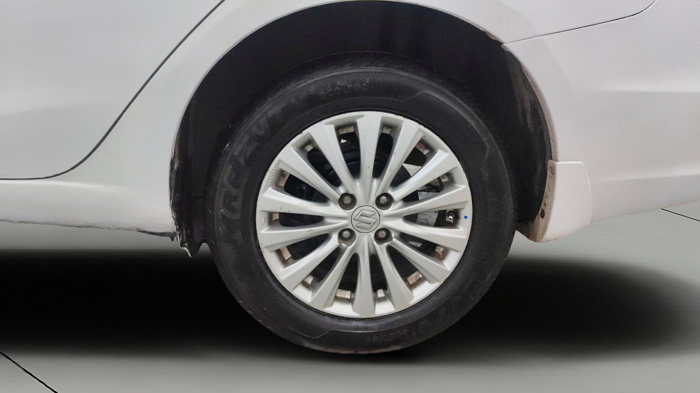 2015 Maruti Ciaz ZXI, Petrol, Manual, 76,102 km, Left Rear Wheel