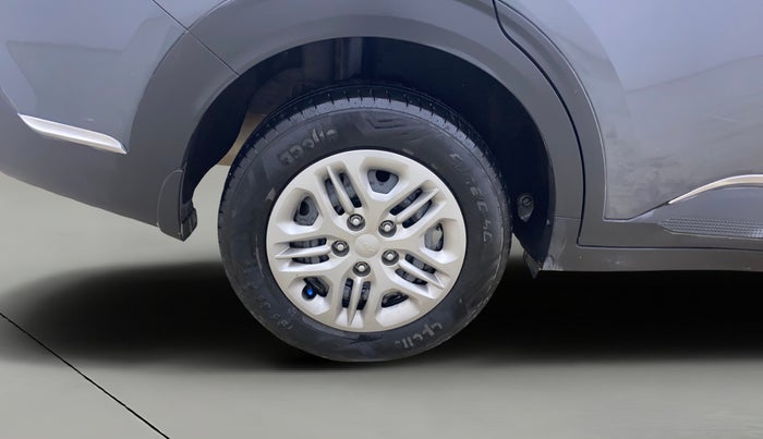 2022 KIA CARENS PRESTIGE 1.5 PETROL 7 STR, Petrol, Manual, 7,566 km, Right Rear Wheel