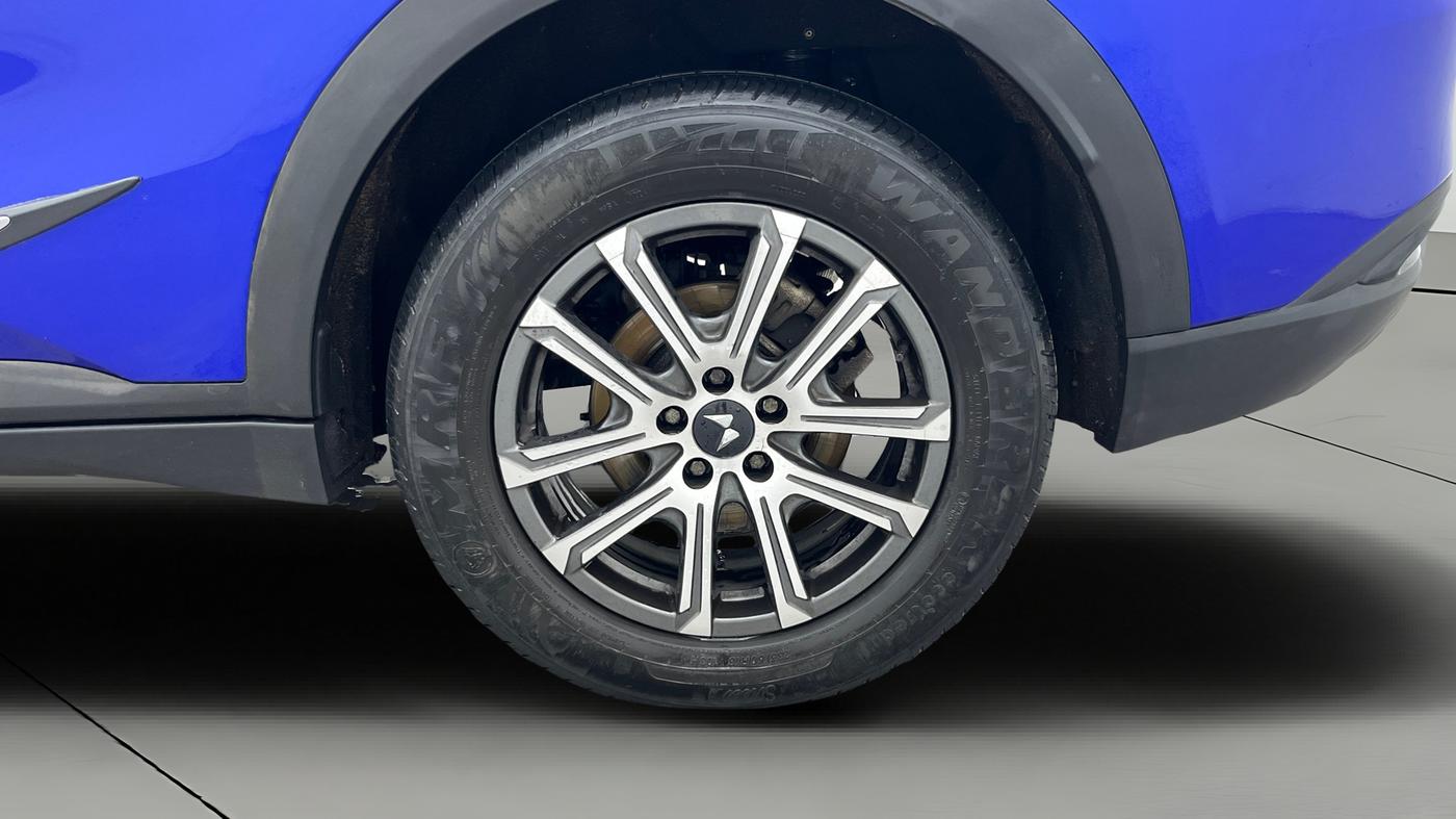 2024 Mahindra XUV700 AX 7 LUXURY D AT 7 STR, Diesel, Automatic, 61,742 km, Left Rear Wheel