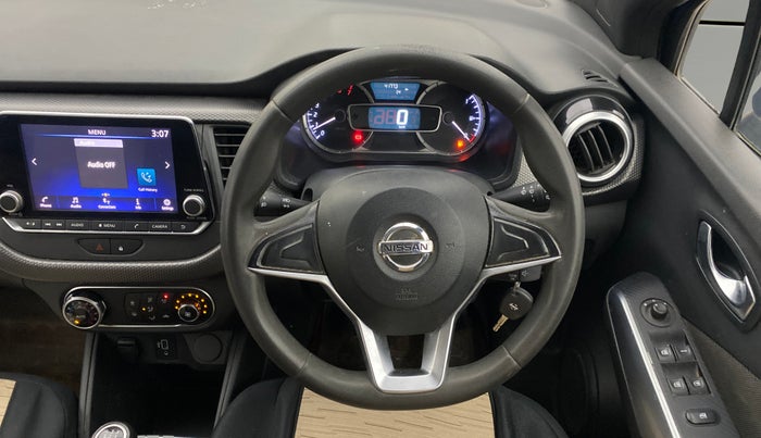 2019 Nissan Kicks XV 1.5, Petrol, Manual, 41,772 km, Steering Wheel Close Up