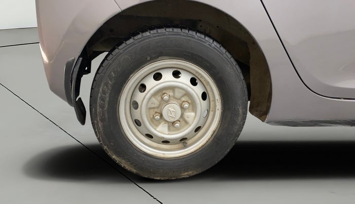 2013 Hyundai Eon ERA +, Petrol, Manual, 28,625 km, Right Rear Wheel