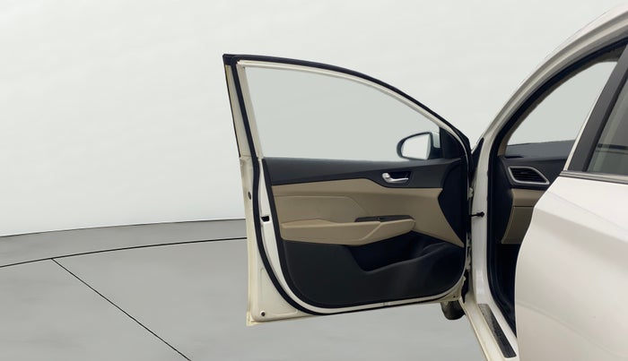 2018 Hyundai Verna 1.6 VTVT SX, Petrol, Manual, 50,169 km, LHS Front Door