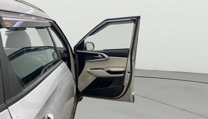 2022 KIA CARENS PRESTIGE 1.5 PETROL 7 STR, CNG, Manual, 14,845 km, RHS Front Door