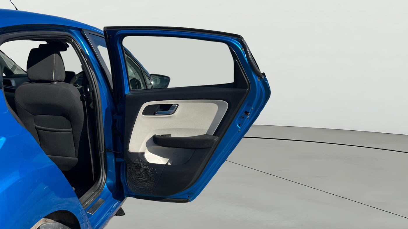 2022 Tata ALTROZ XZ DIESEL, Diesel, Manual, 95,070 km, RHS Rear Door