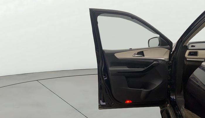 2024 Mahindra XUV700 AX 7 P AT 7 STR, Petrol, Automatic, 21,999 km, LHS Front Door