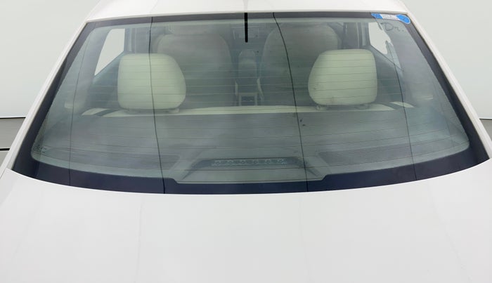 2013 Volkswagen Vento HIGHLINE 1.6 MPI, Petrol, Manual, 1,08,521 km, Rear Windshield