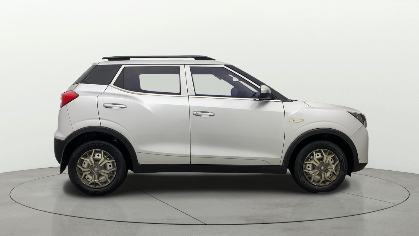2021 Mahindra XUV300 W4 1.2 PETROL, Petrol, Manual, 45,494 km, Right Side View