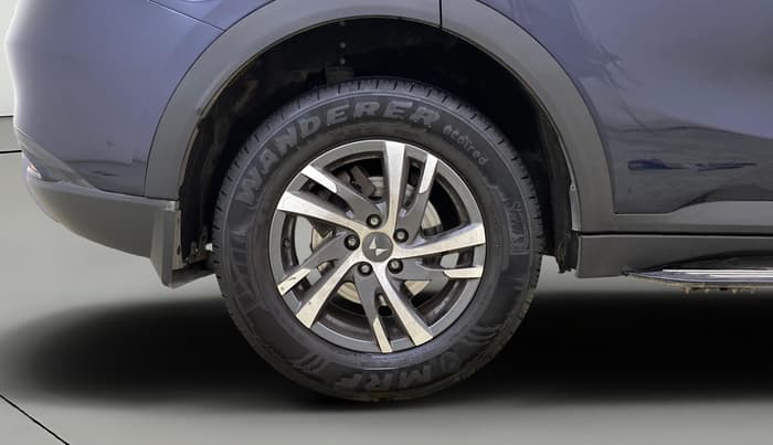 2023 Mahindra XUV700 AX 5 P AT 5 STR, Petrol, Automatic, 13,423 km, Right Rear Wheel
