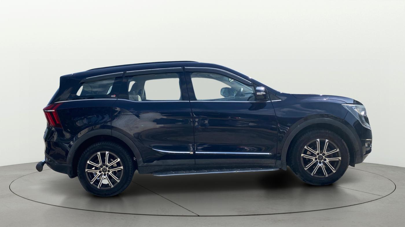2021 Mahindra XUV700 AX 7 P AT 7 STR, Petrol, Automatic, 21,291 km, Right Side View
