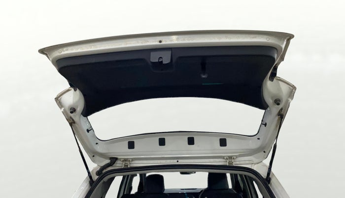 2022 Skoda KUSHAQ STYLE 1.0L TSI MT, Petrol, Manual, 33,844 km, Boot Door Open