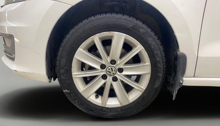 2016 Volkswagen Vento HIGHLINE DIESEL 1.5, Diesel, Manual, 1,19,043 km, Left Front Wheel