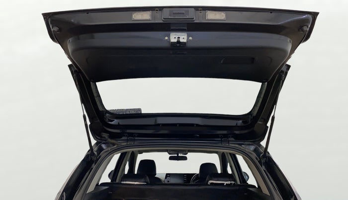 2021 KIA SONET HTX 1.5, Diesel, Manual, 90,660 km, Boot Door Open