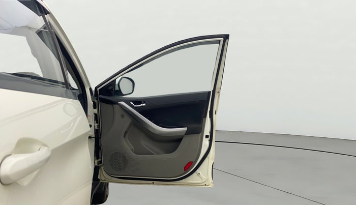 2018 Tata NEXON XZ PLUS DIESEL, Diesel, Manual, 25,476 km, RHS Front Door