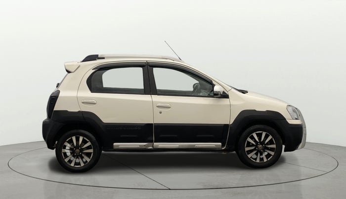 2017 Toyota Etios CROSS 1.4 VD, Diesel, Manual, 1,18,919 km, Right Side View