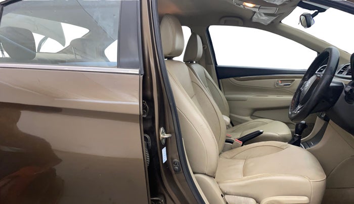 2018 Maruti Ciaz ALPHA  AT 1.5 SHVS PETROL, Petrol, Automatic, 94,688 km, Right Side Front Door Cabin