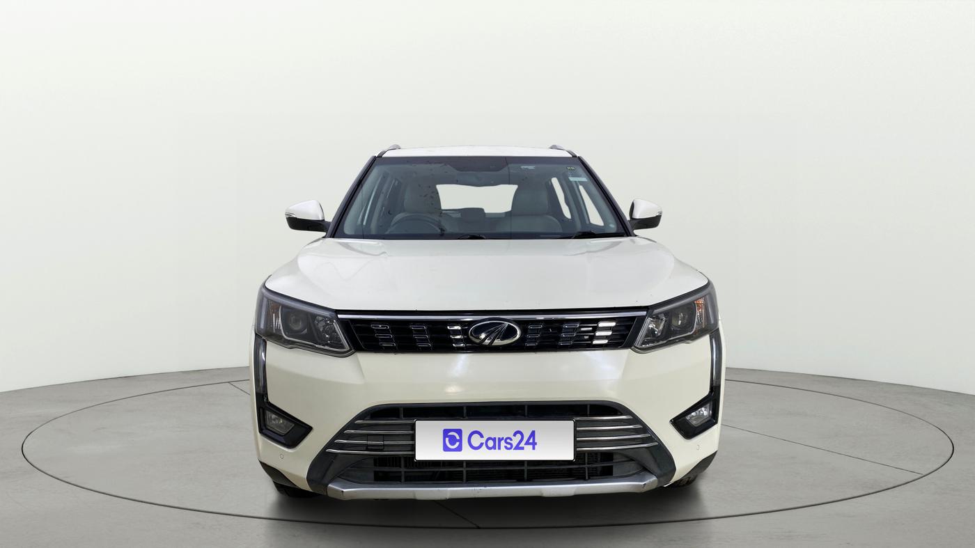 2019 Mahindra XUV300 W8 (O) 1.5 DIESEL AMT, Diesel, Automatic, 1,40,621 km, Front