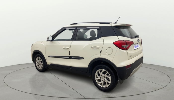 2022 Mahindra XUV300 W8 1.5 DIESEL, Diesel, Manual, 1,02,718 km, Left Back Diagonal