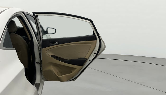 2016 Hyundai Verna 1.6 VTVT SX, Petrol, Manual, 99,271 km, RHS Rear Door