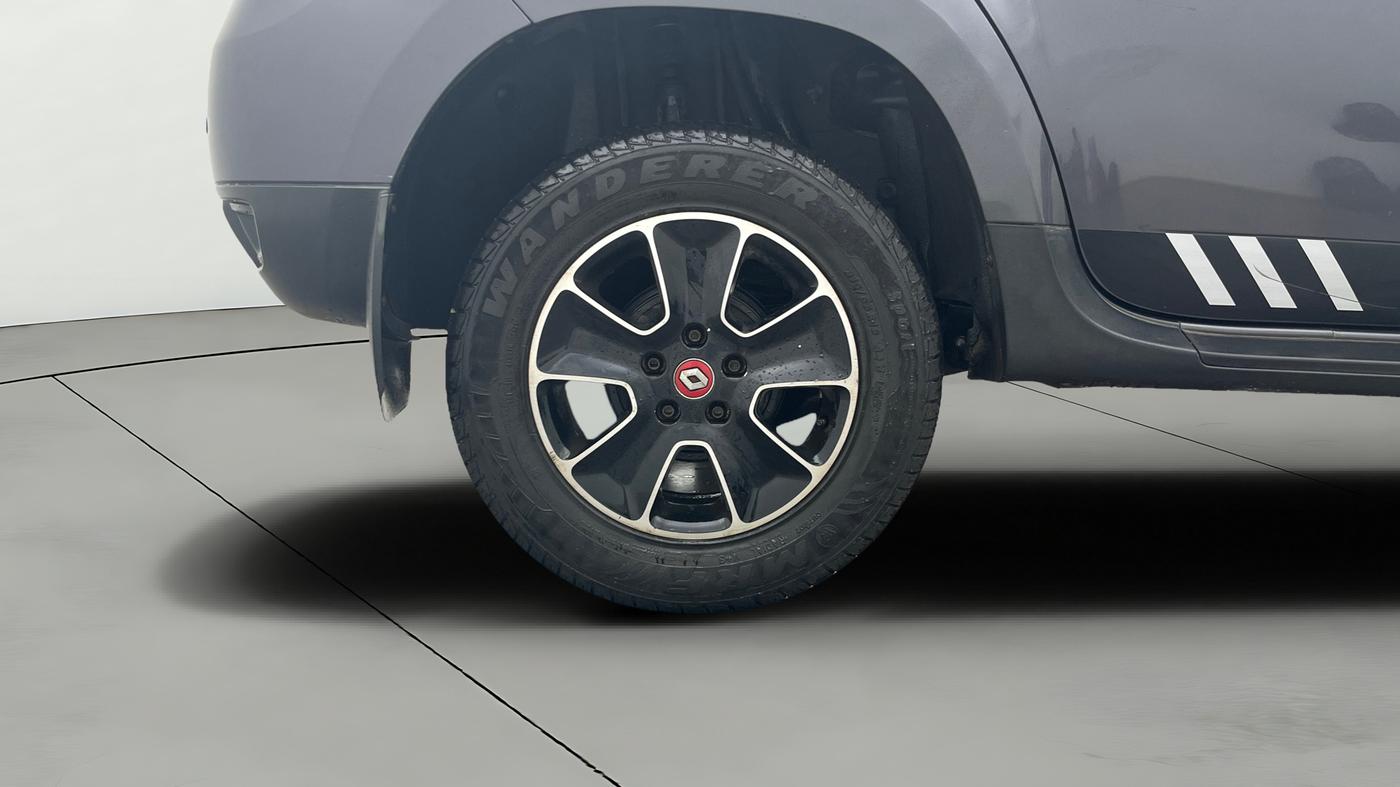 2018 Renault Duster RXS CVT, Petrol, Automatic, 54,897 km, Right Rear Wheel