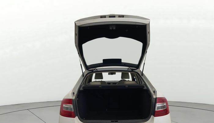 2014 Skoda Octavia ELEGANCE 1.8 TSI AT, Petrol, Automatic, 56,359 km, Boot Door Open