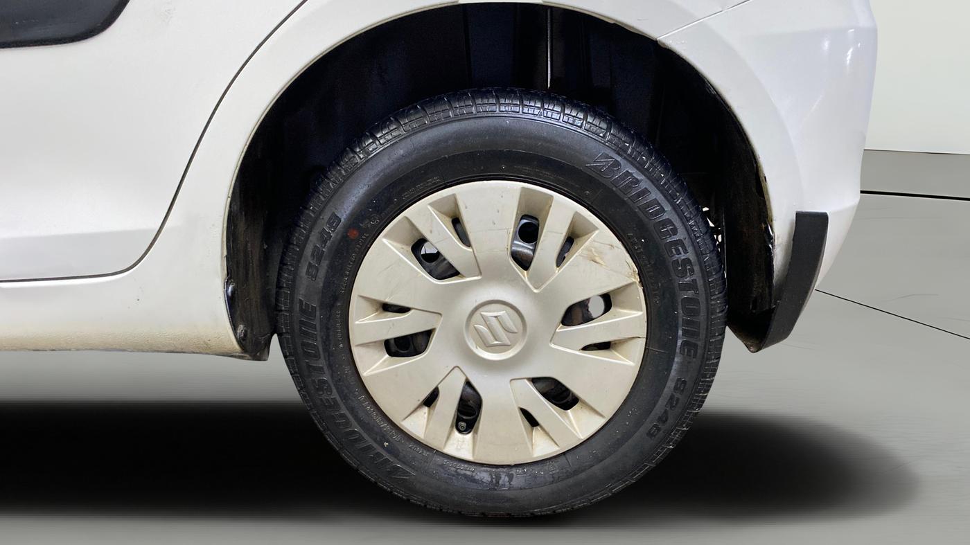2014 Maruti Swift VXI, Petrol, Manual, 33,948 km, Left Rear Wheel