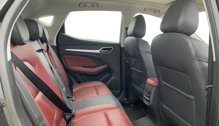 2023 MG ASTOR SAVVY 1.3 TURBO AT S RED, Petrol, Automatic, 16,039 km, Right Side Rear Door Cabin