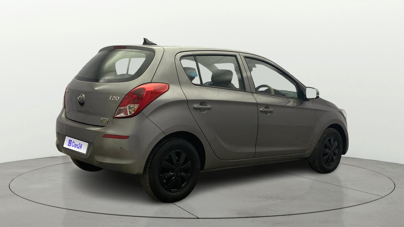 2014 Hyundai Elite i20 SPORTZ 1.4 CRDI, Diesel, Manual, 1,37,256 km, Right Back Diagonal